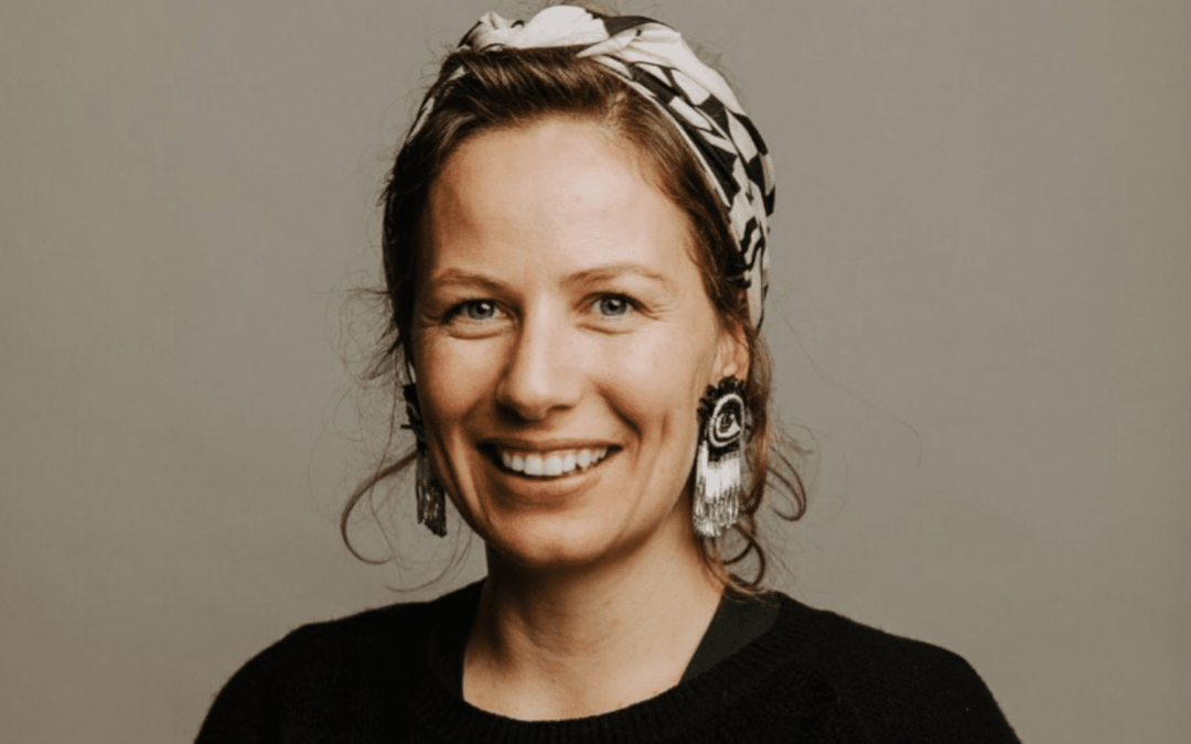 Beauty Interview with Khandiz Joni: “Beauty hides everywhere, if you’re willing to look for it”