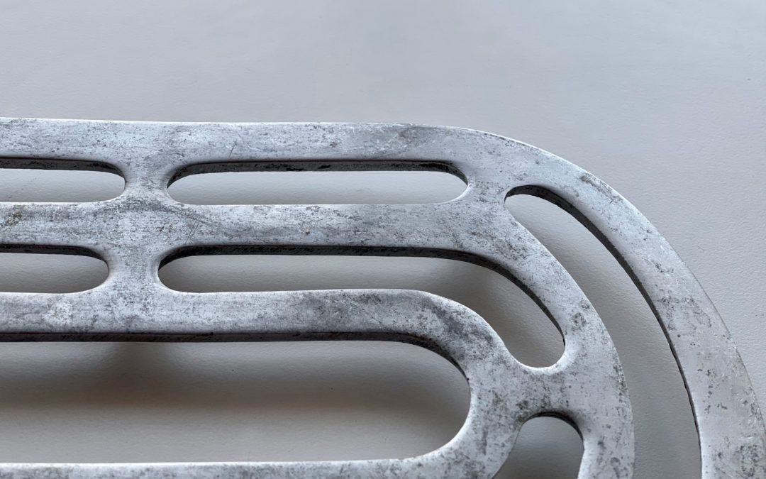 D for Decorative trivet stand